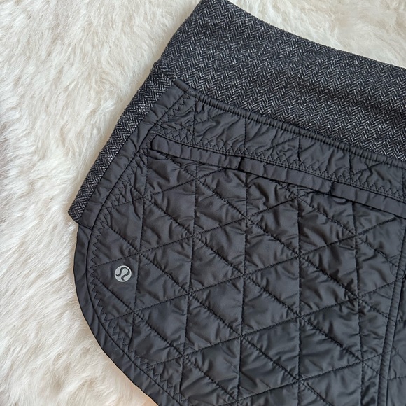 Women's Lululemon Black Quilted Shorts - Picture 3 of 3